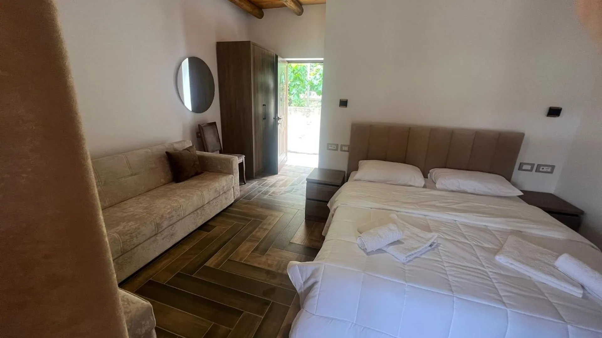 Guest House Bracaj Corovode 0*,  Albania