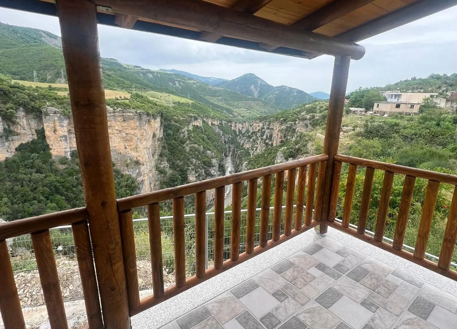 Guest House Bracaj Corovode 0*,