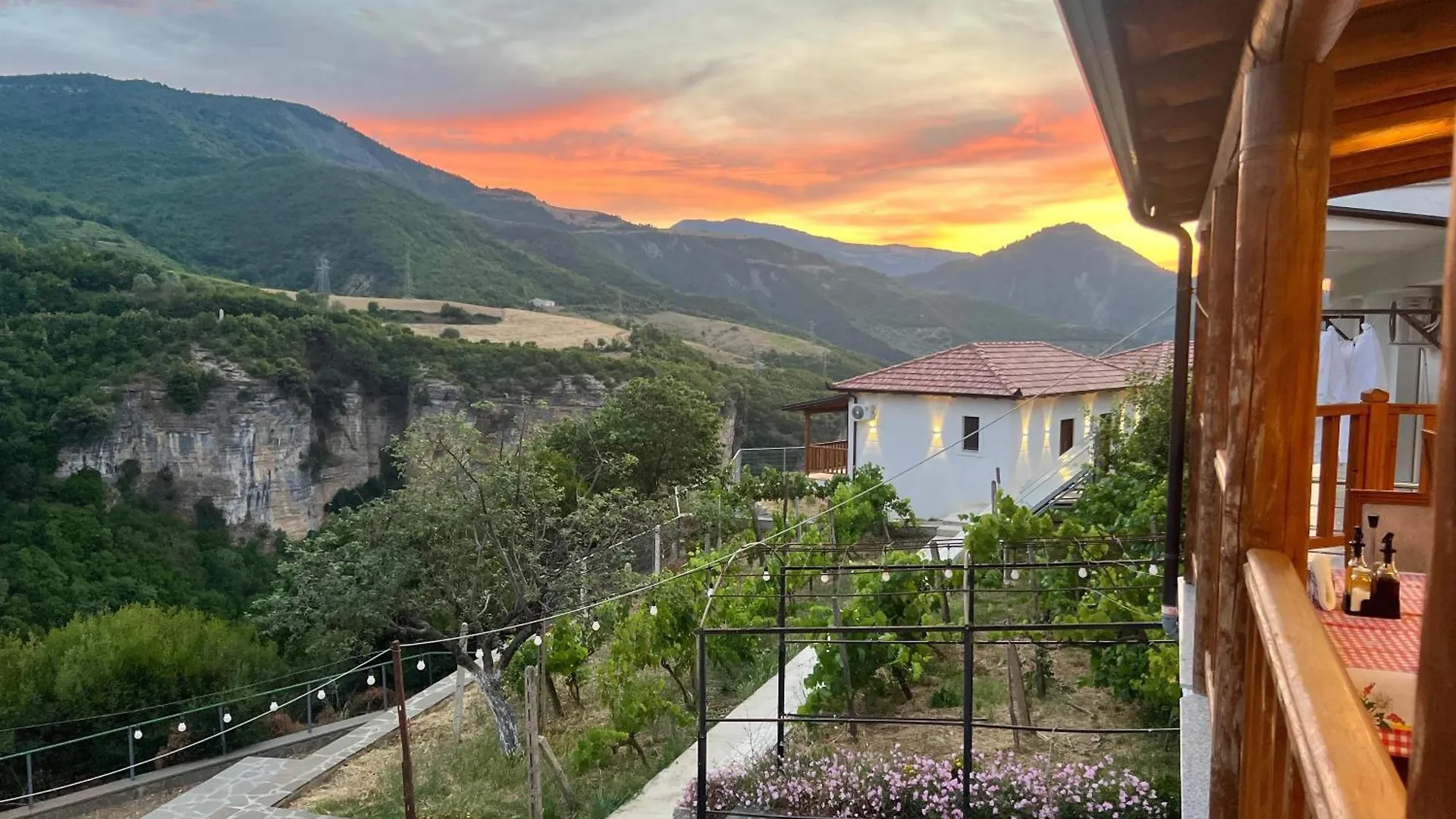 Guest House Bracaj Zhaban