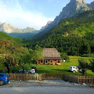 Bujtina 2 Guest house