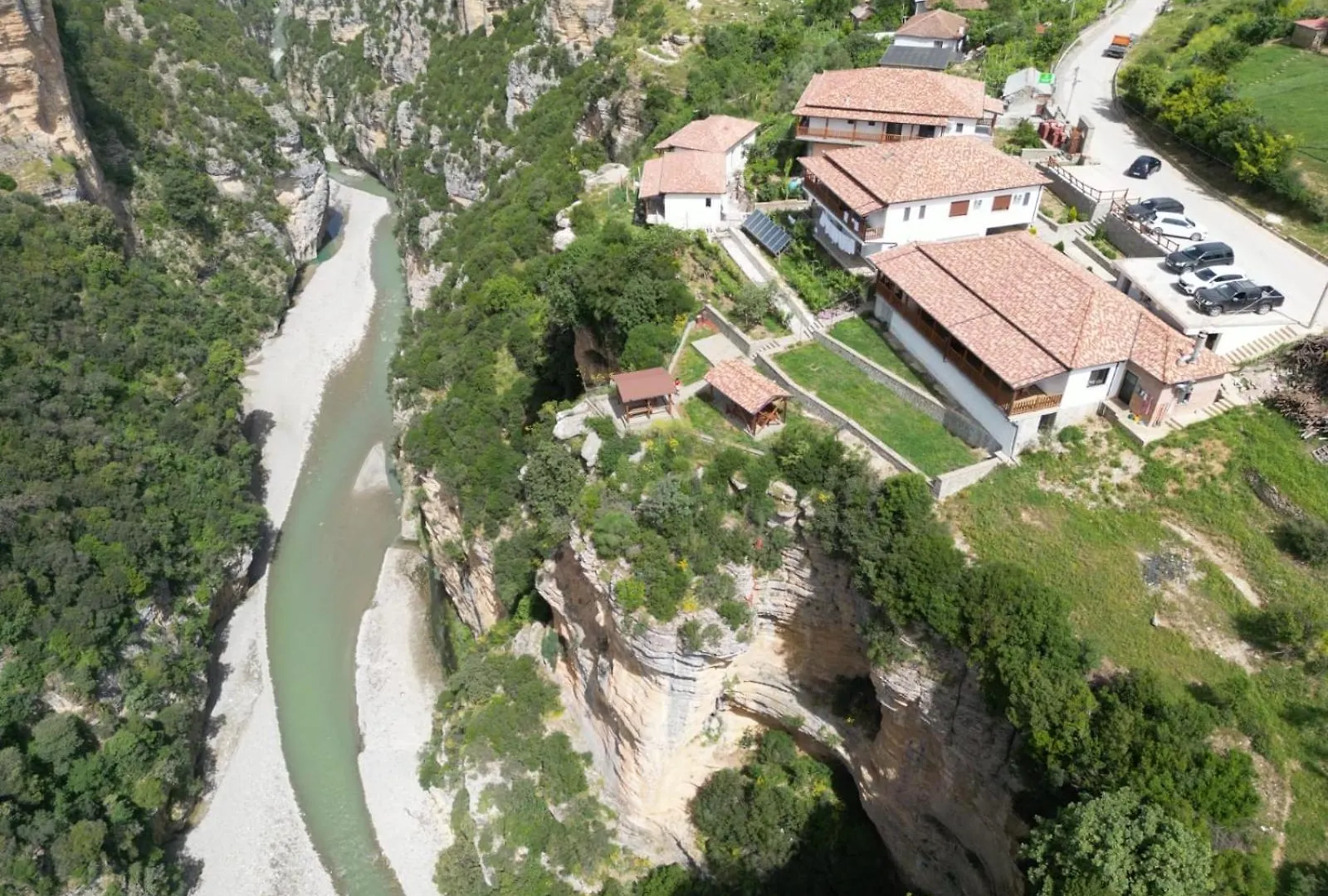 Guest House Bracaj Zhaban